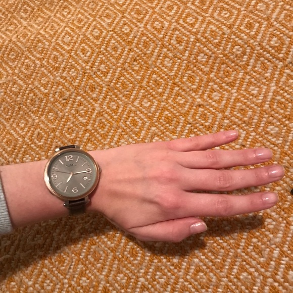 Brown Leather Fossil Watch - Picture 4 of 4